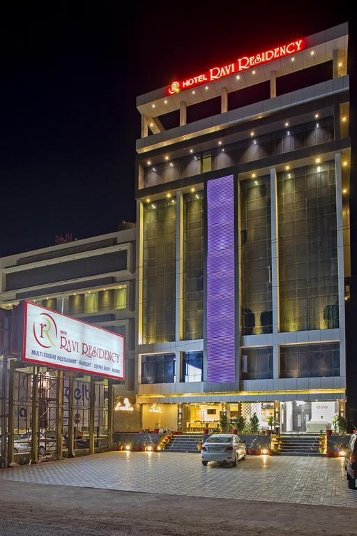 Hotel Ravi Residency Morbi Esterno foto