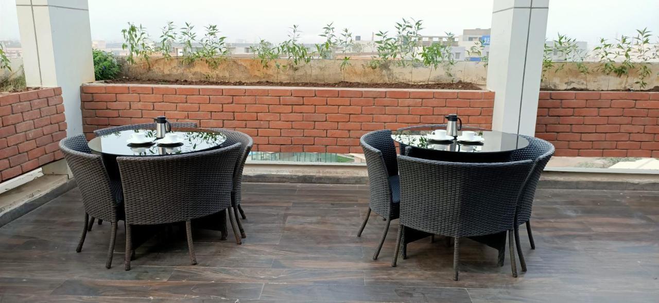 Hotel Ravi Residency Morbi Esterno foto